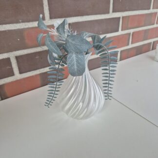 Vase – Bølgegang og klarhed – 15 cm