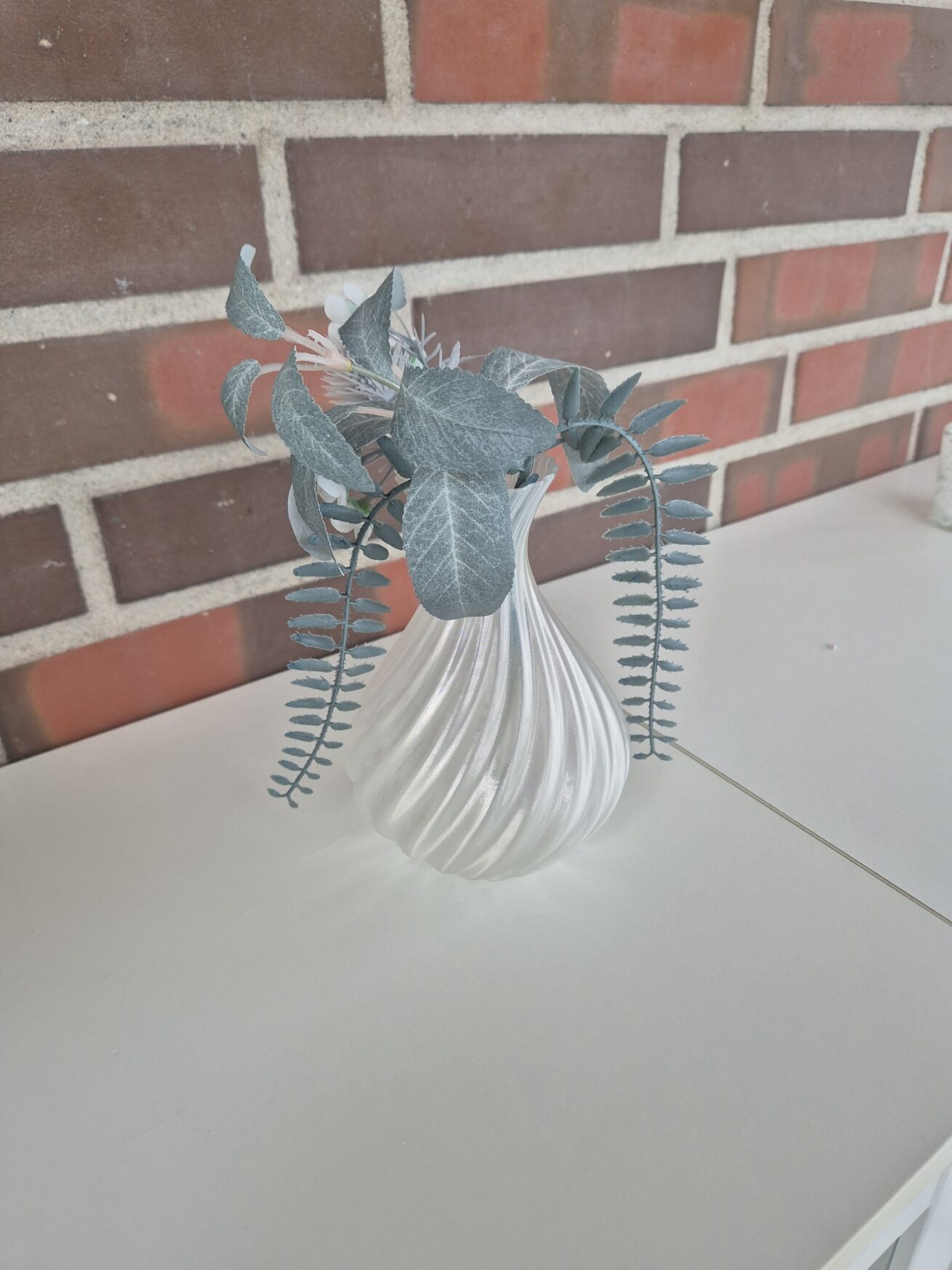Vase – Bølgegang og klarhed – 15 cm
